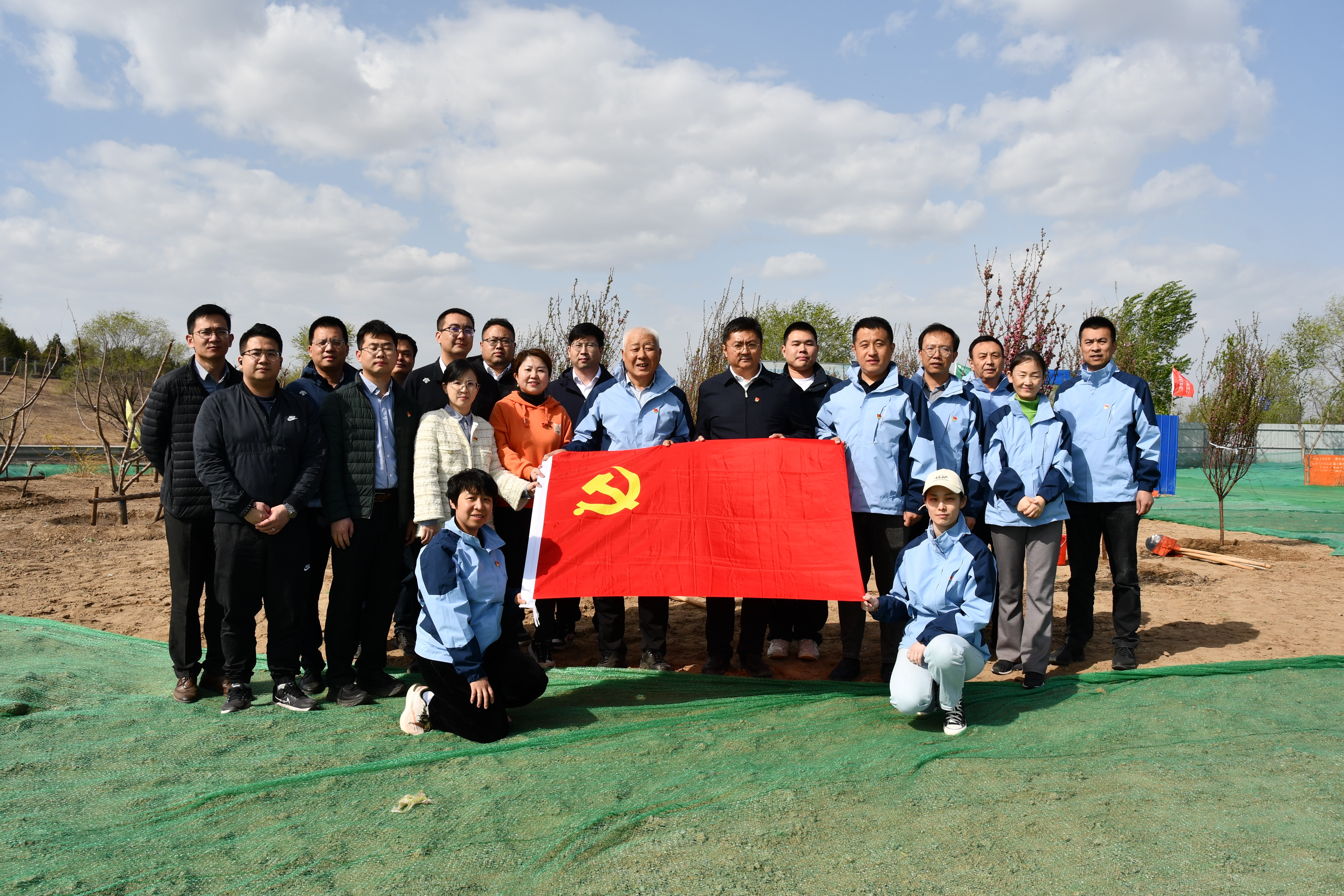 北京分公司黨支部與中交疏浚總部第三黨支部聯(lián)合開(kāi)展“凝聚紅色力量開(kāi)展綠色行動(dòng)”主題黨日活動(dòng) 北京分公司黨支部與中交疏??偛康谌h支部聯(lián)合開(kāi)展“凝聚紅色力量開(kāi)展綠色行動(dòng)”主題黨日活動(dòng)