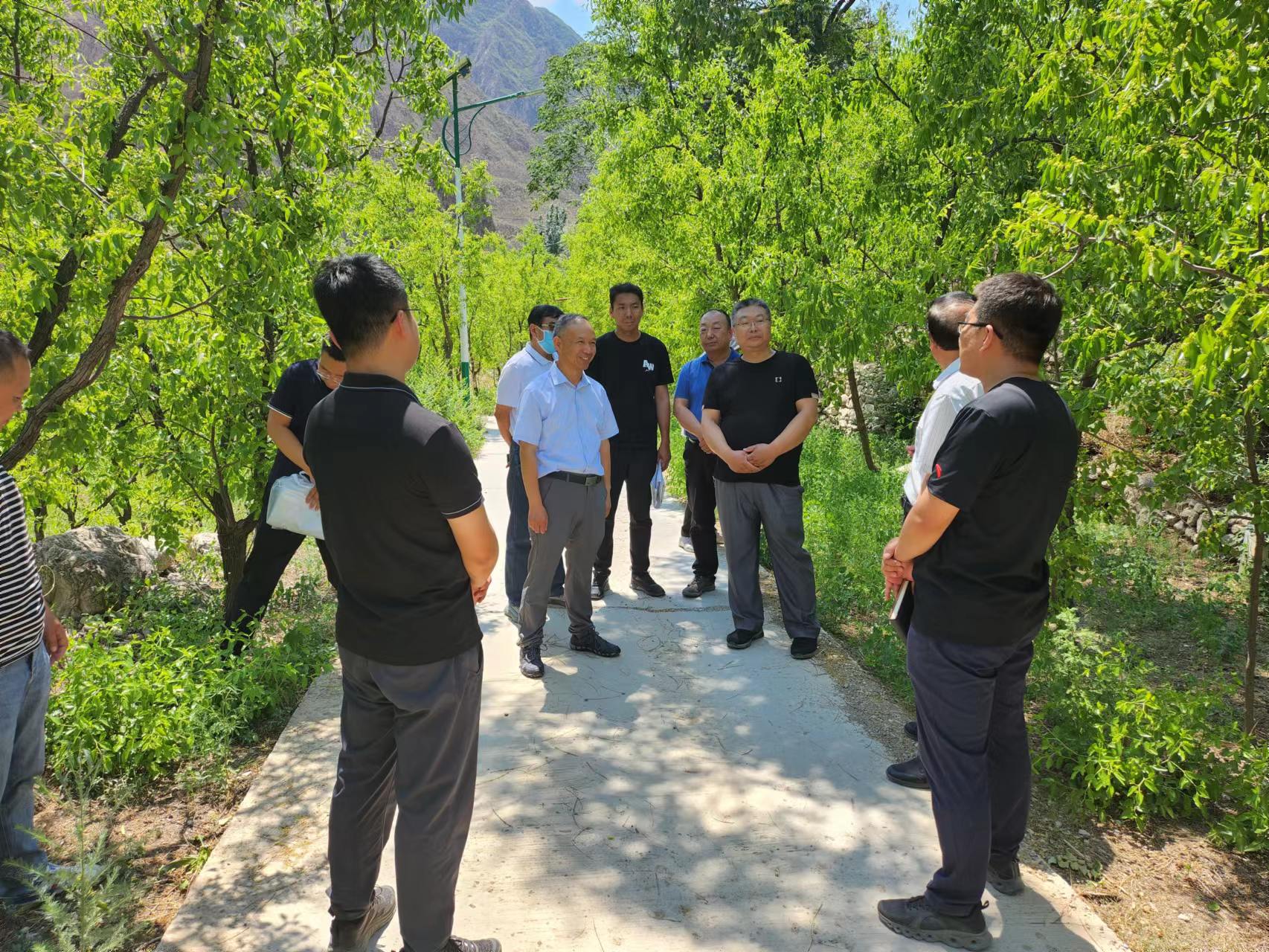公司主要領(lǐng)導(dǎo)一行赴永定河山峽段調(diào)研 公司主要領(lǐng)導(dǎo)一行赴永定河山峽段調(diào)研