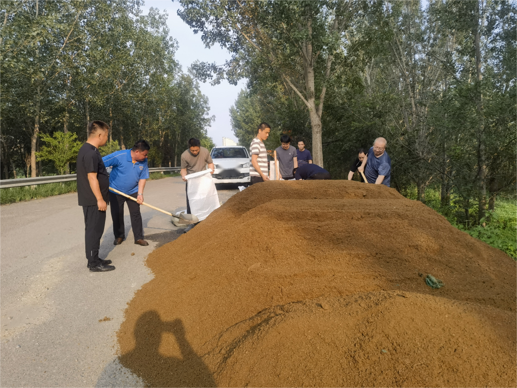 與洪水賽跑,天津分公司配合武清區(qū)完成道口封堵 與洪水賽跑,天津分公司配合武清區(qū)完成道口封堵