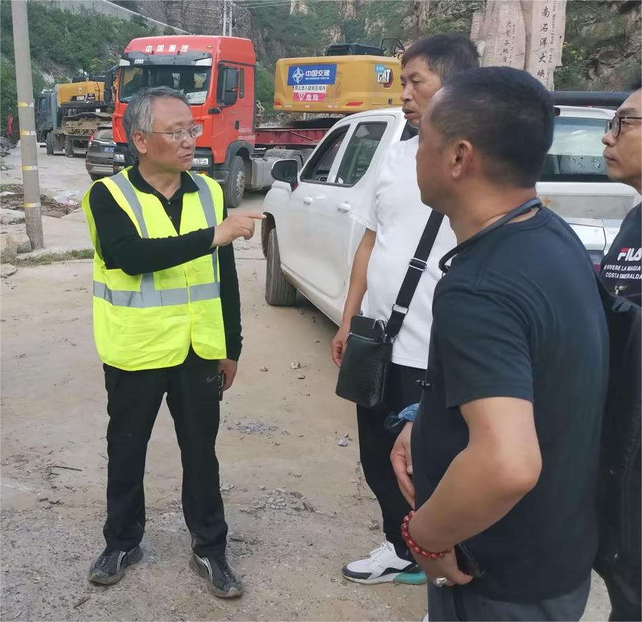 延懷生態(tài)公司全力配合珠窩大壩緊急救援工作 延懷生態(tài)公司全力配合珠窩大壩緊急救援工作