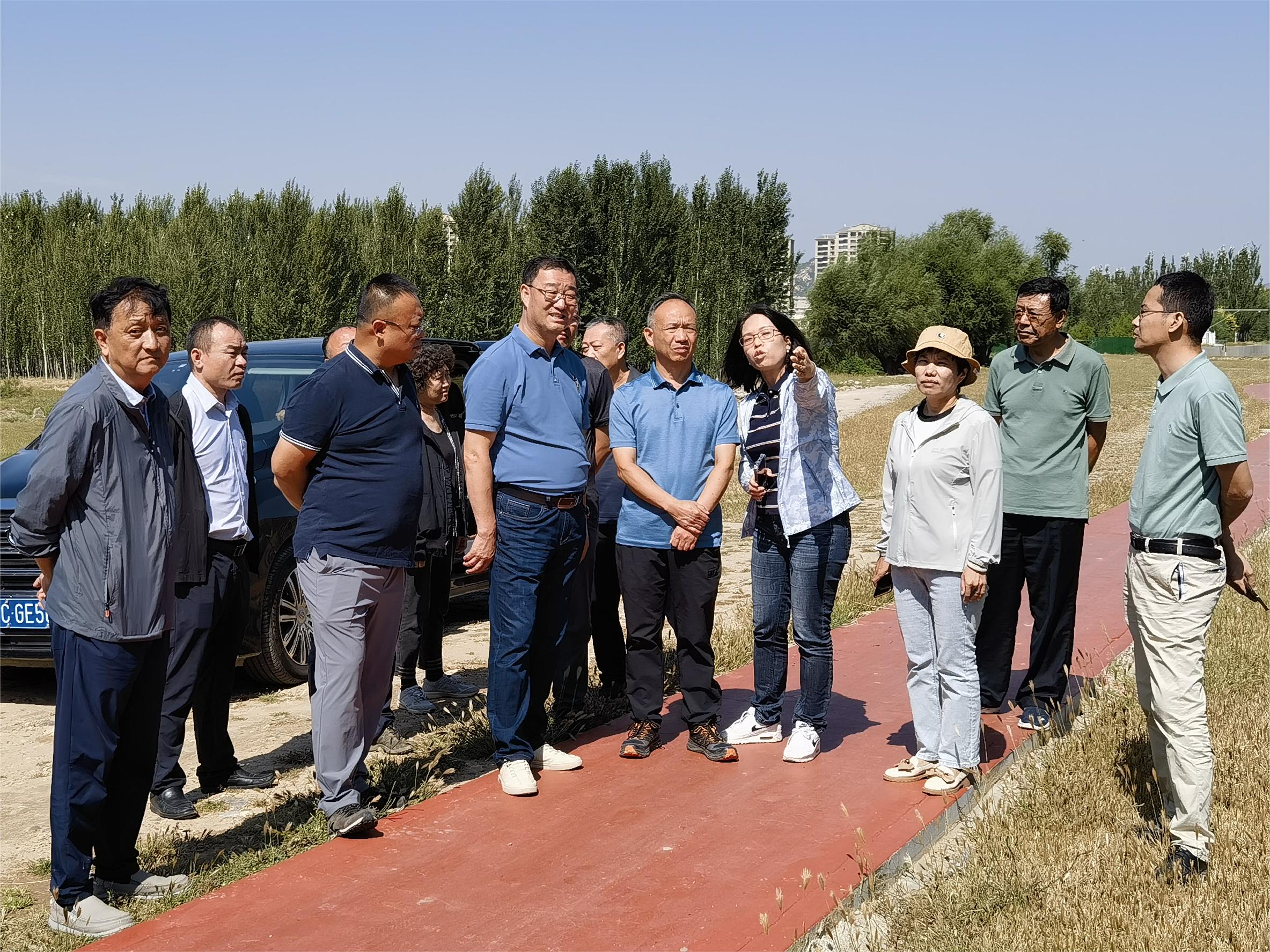 公司主要領(lǐng)導(dǎo)開展重點(diǎn)項目現(xiàn)場調(diào)研 公司主要領(lǐng)導(dǎo)開展重點(diǎn)項目現(xiàn)場調(diào)研
