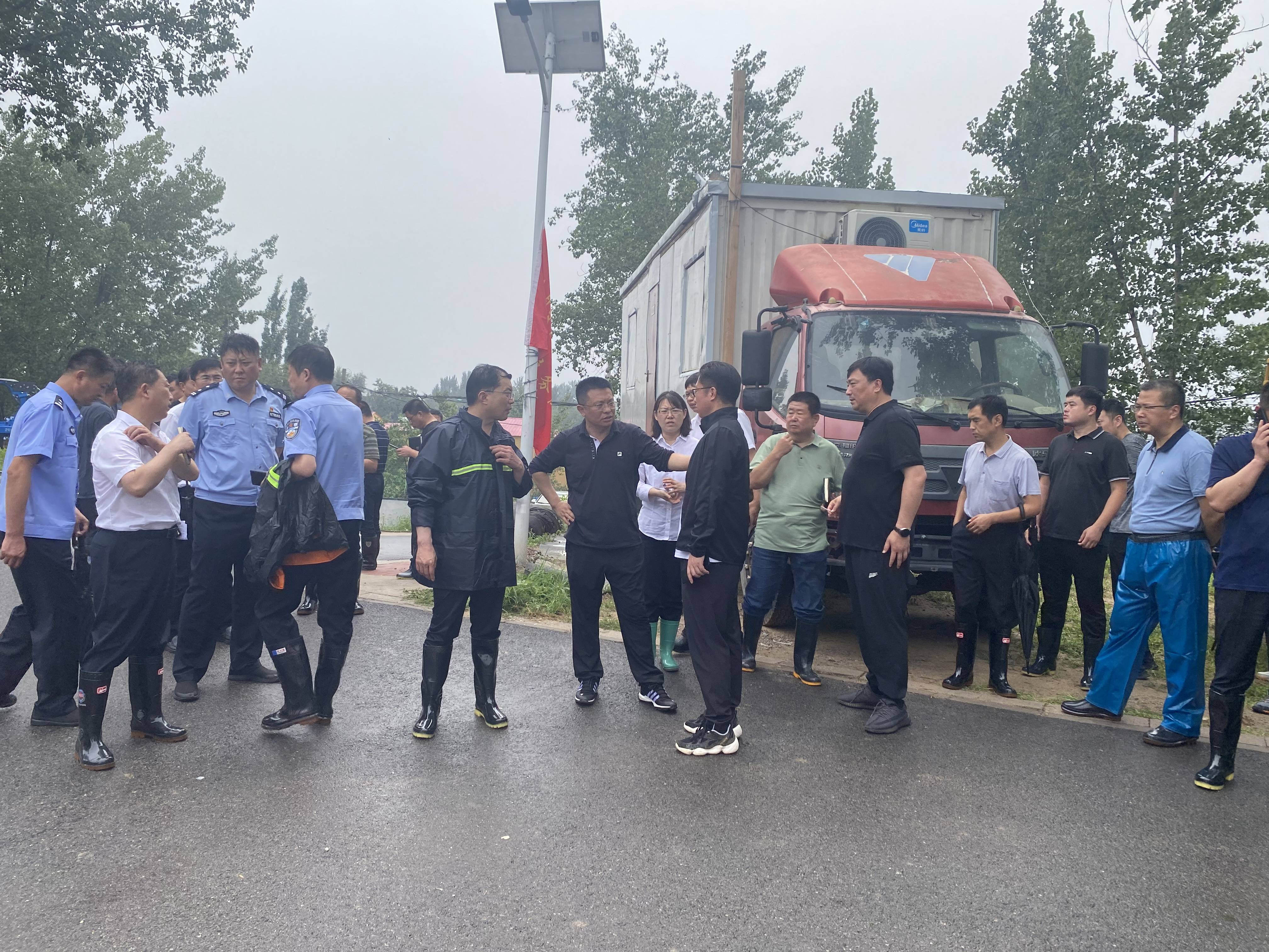 戰(zhàn)洪圖 | 政企同心 守護一方安瀾 戰(zhàn)洪圖 | 政企同心 守護一方安瀾