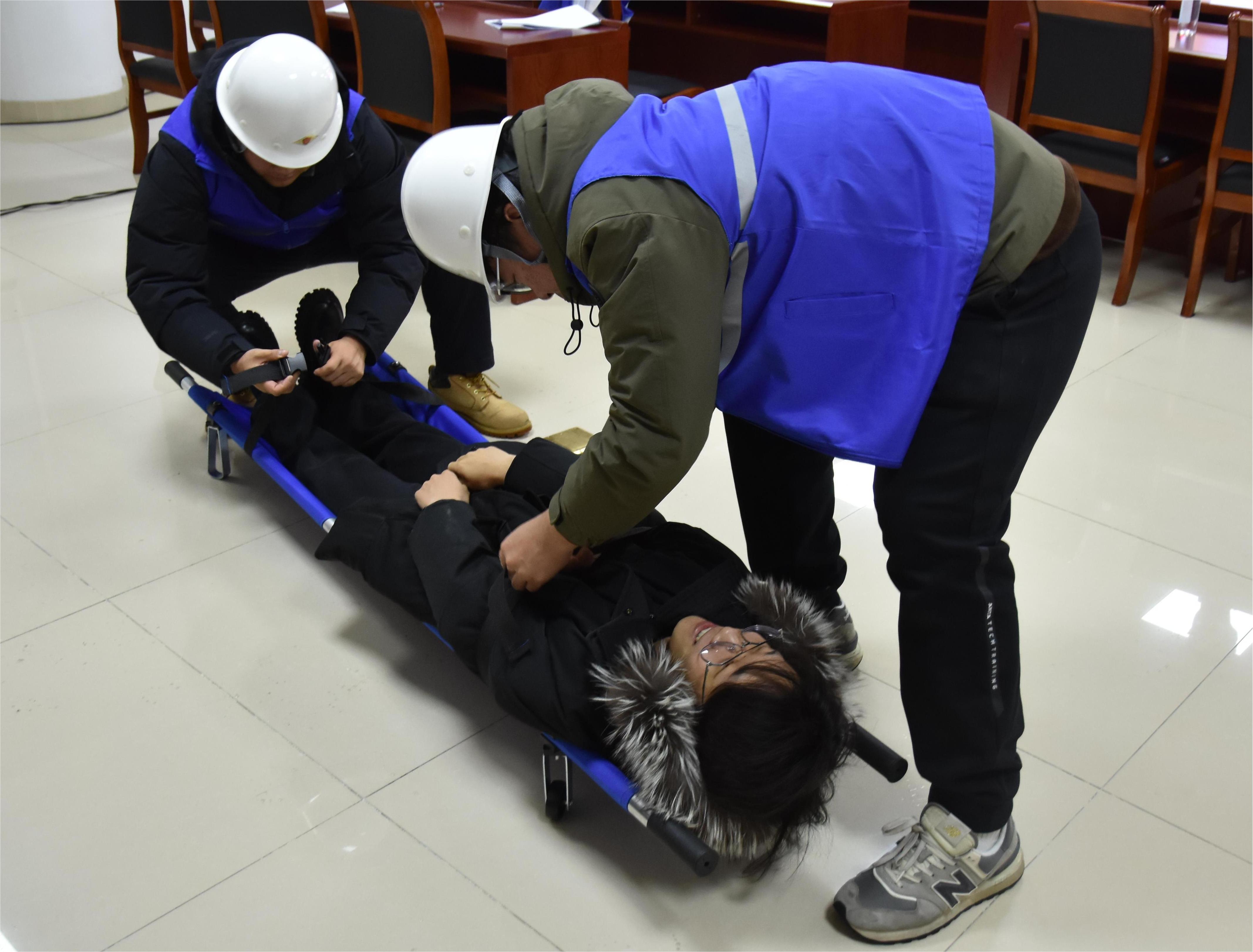 公司組織開(kāi)展地震災(zāi)害應(yīng)對(duì)培訓(xùn)及地震逃生演練 公司組織開(kāi)展地震災(zāi)害應(yīng)對(duì)培訓(xùn)及地震逃生演練