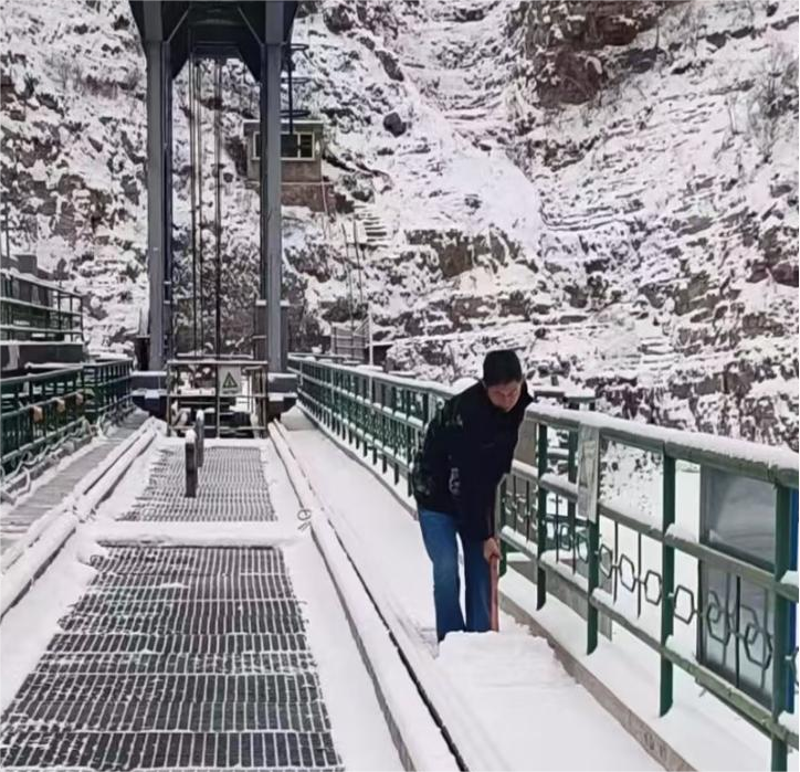 北京運(yùn)營公司 | 全力應(yīng)對(duì)強(qiáng)降雪 北京運(yùn)營公司 | 全力應(yīng)對(duì)強(qiáng)降雪