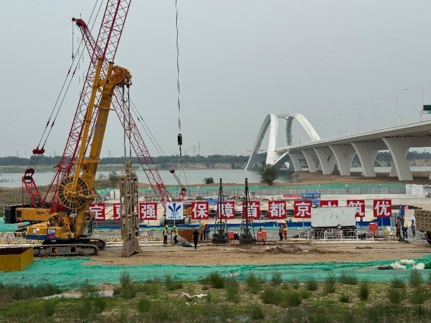 端午假期“不打烊”,盧梁、長興施工忙 端午假期“不打烊”,盧梁、長興施工忙
